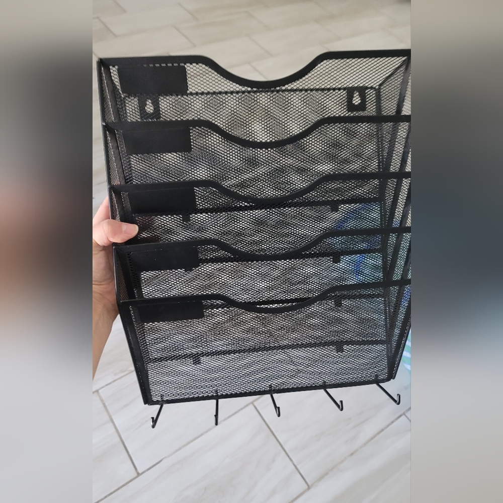 Black Mesh Wall File Organizer 5 Slot